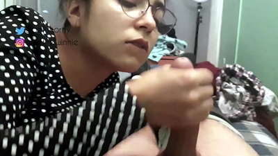 လက်ဖြင့်ပြုလုပ်ထားသော နို့အများအပြား